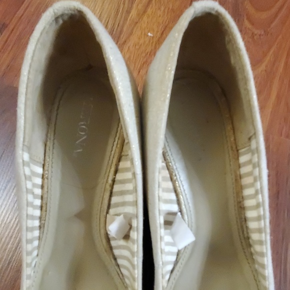 Golden espadrilles - Picture 4 of 6